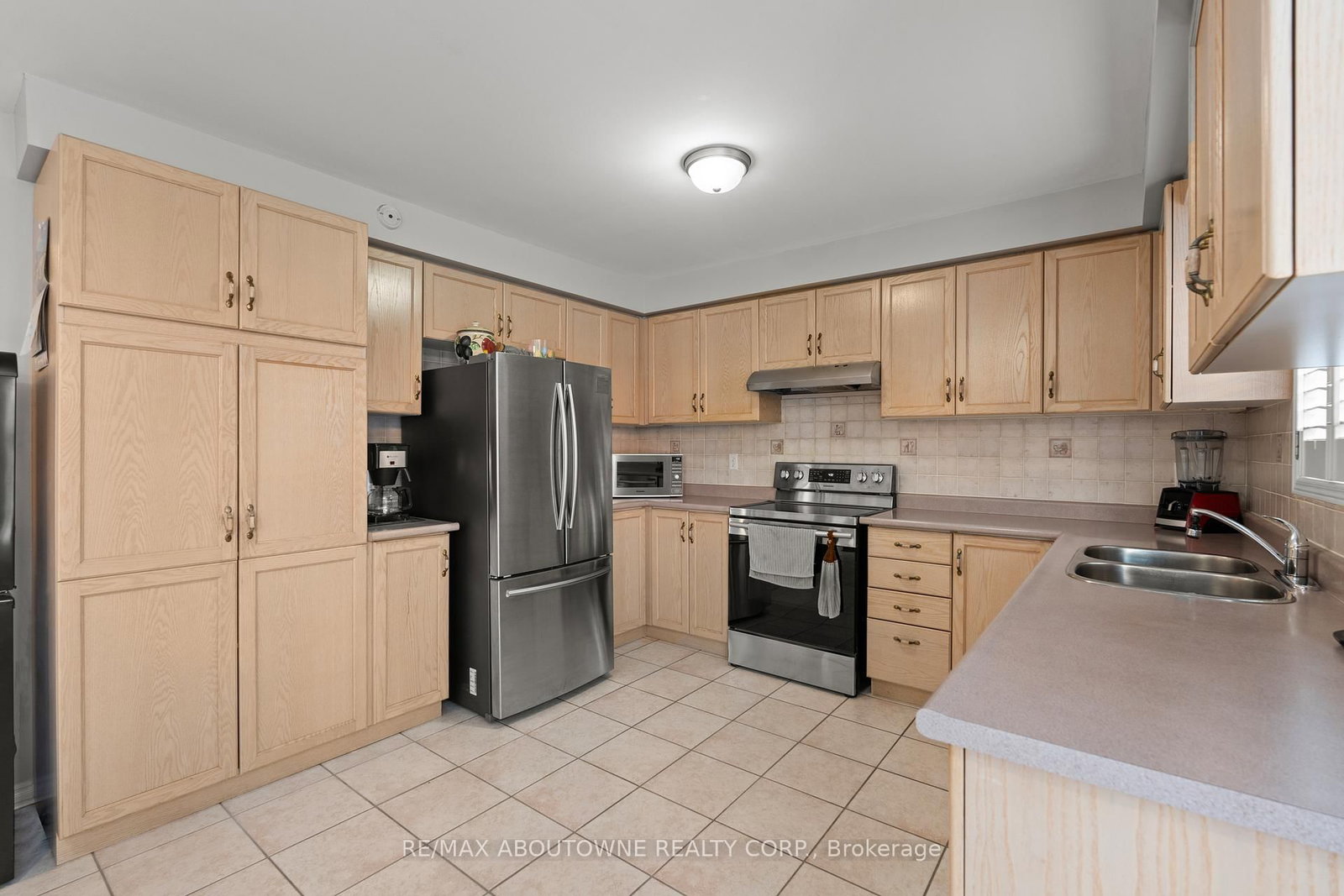 Detached House for sale at 49 Lockwood Road, Brampton, Ontario, L6Y 4T7 - Fletcher's West - MLS: W12804904