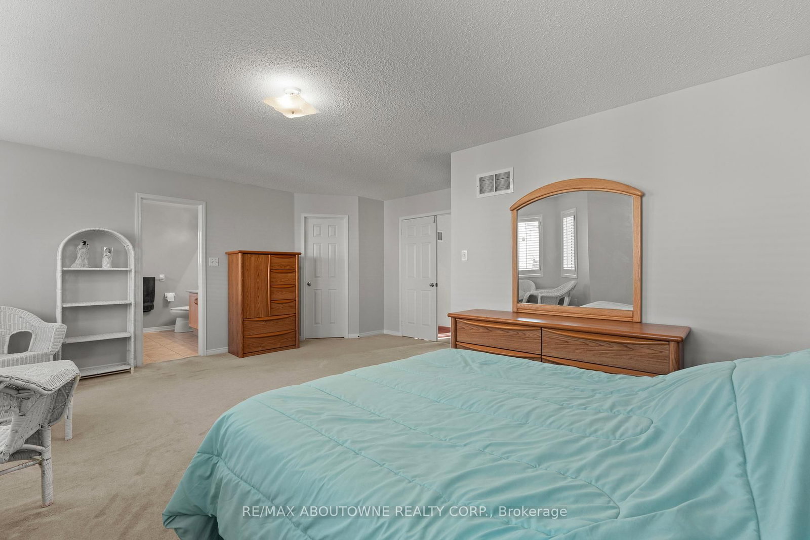 Detached House for sale at 49 Lockwood Road, Brampton, Ontario, L6Y 4T7 - Fletcher's West - MLS: W12804904