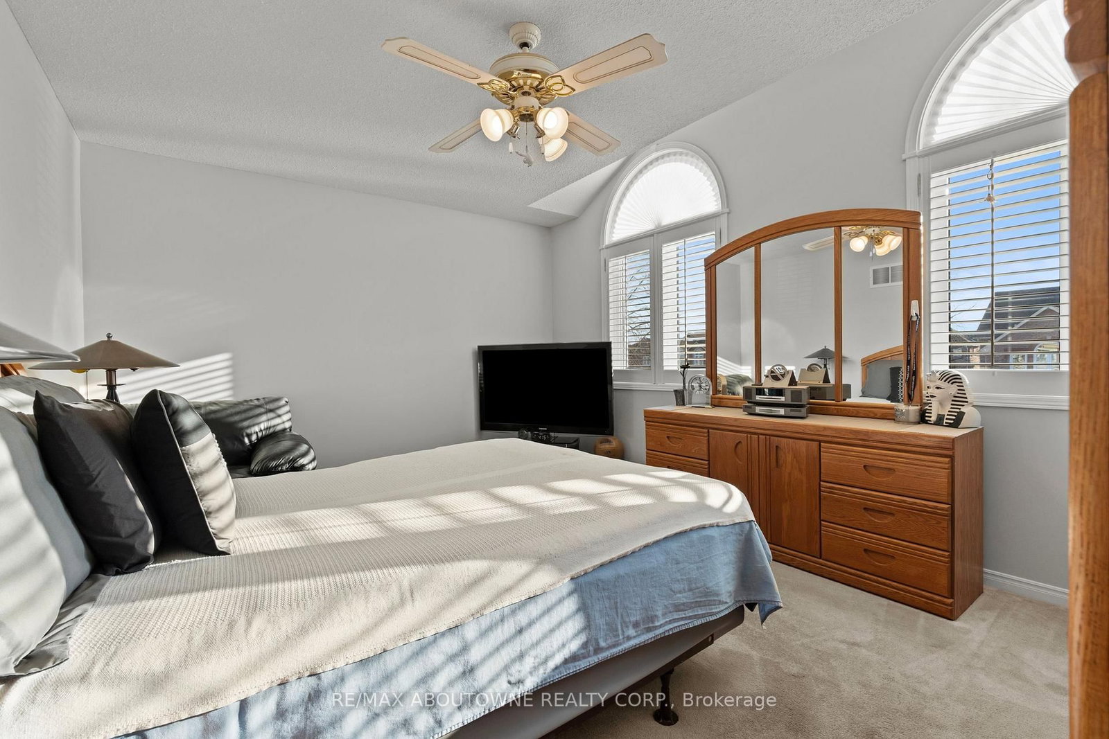 Detached House for sale at 49 Lockwood Road, Brampton, Ontario, L6Y 4T7 - Fletcher's West - MLS: W12804904