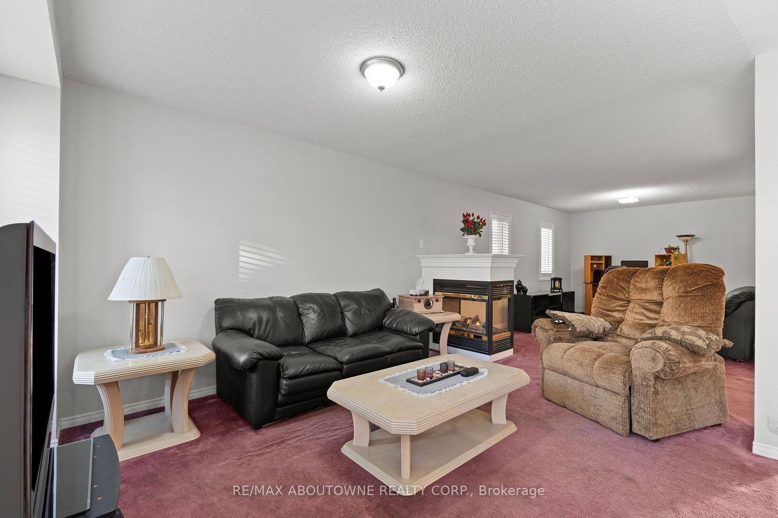 Detached House for sale at 49 Lockwood Road, Brampton, Ontario, L6Y 4T7 - Fletcher's West - MLS: W12804904