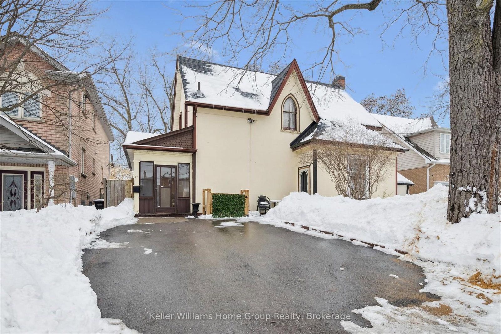 Detached House for sale at 17 Archibald Street, Brampton, Ontario, L6X 1M1 - Brampton West - MLS: W12805682