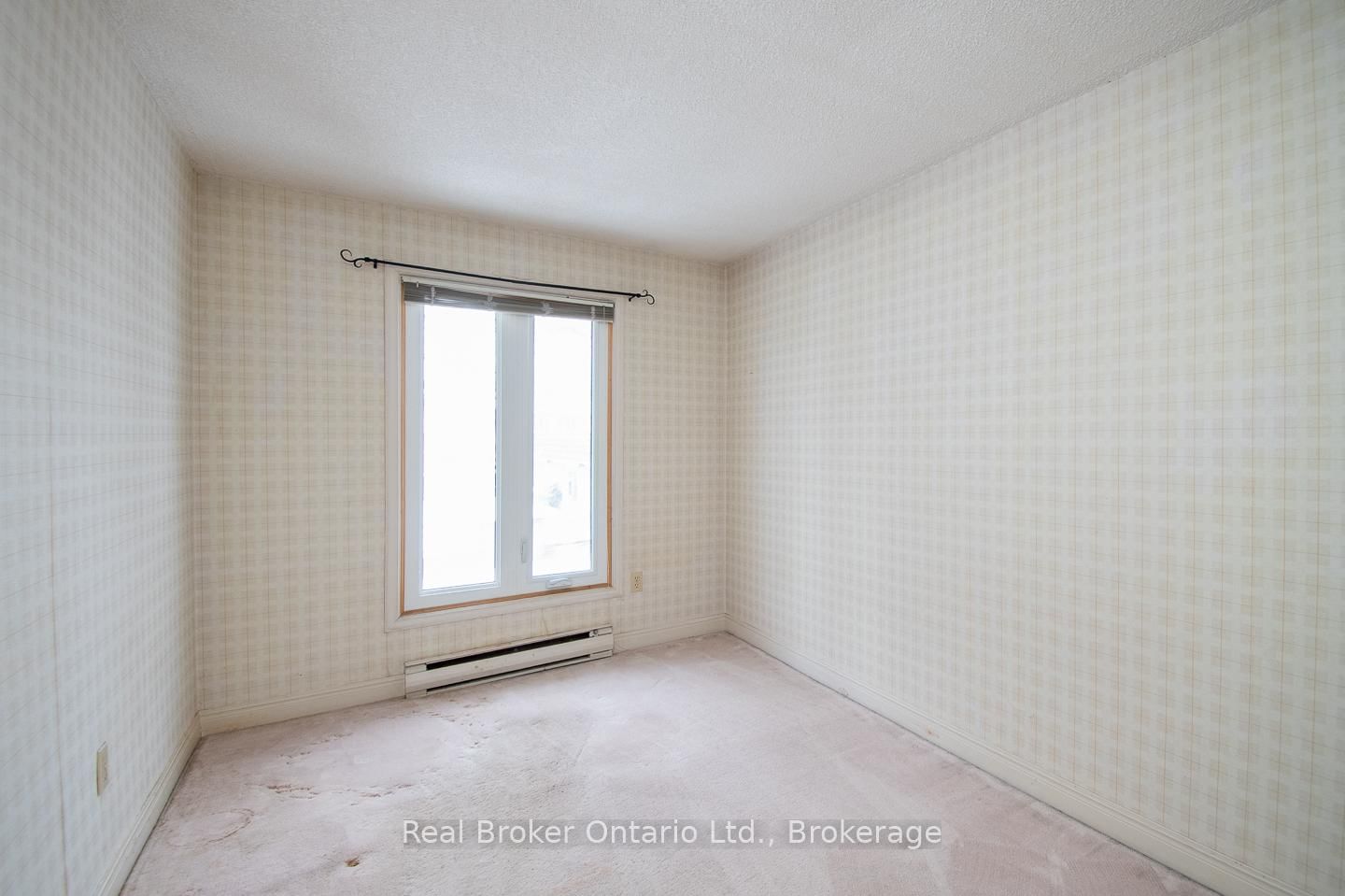 2054 Brant Street, Unit 6 - Photo 25