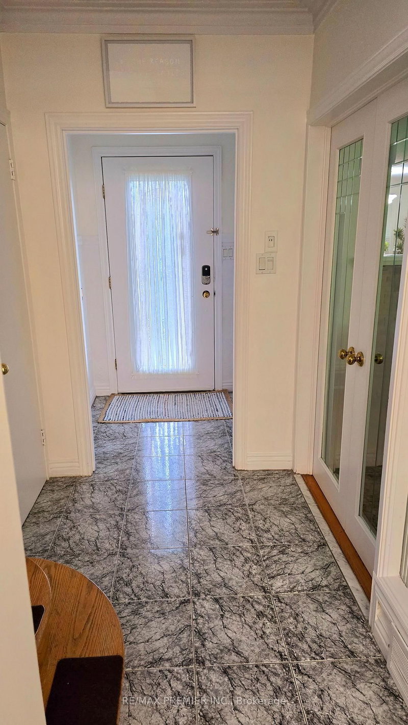 11 Northolt Crt, Toronto, M9A 3B1 | Image 3