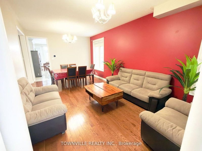 26 Messina Ave, Brampton, L6Y 0M8 | Image 2