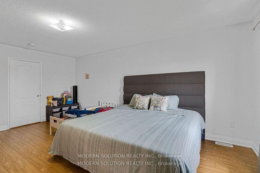 Semi-Detached House for sale at 67 Roundstone Drive, Brampton, Ontario, L6X 0K4 - Credit Valley - MLS: W12806950