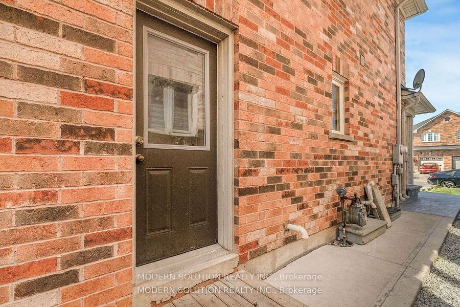 Semi-Detached House for sale at 67 Roundstone Drive, Brampton, Ontario, L6X 0K4 - Credit Valley - MLS: W12806950