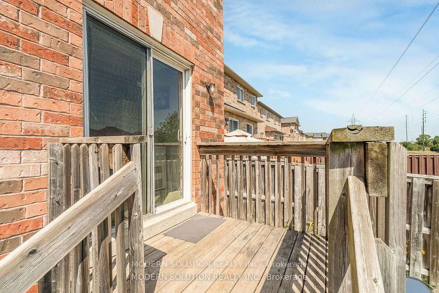 Semi-Detached House for sale at 67 Roundstone Drive, Brampton, Ontario, L6X 0K4 - Credit Valley - MLS: W12806950