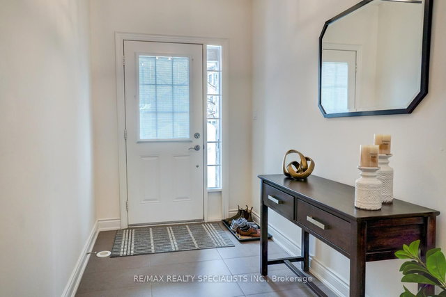 8 - 1129 Haig Boulevard