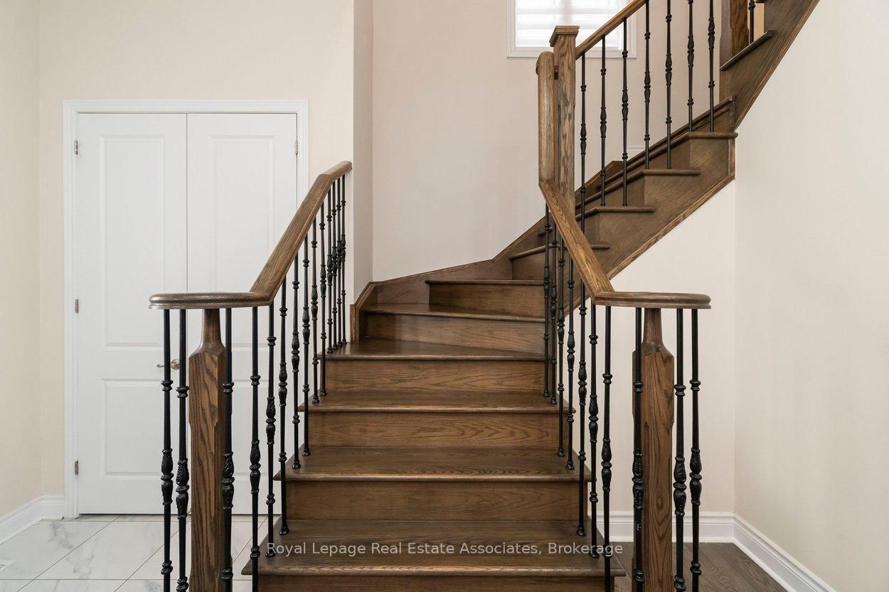 Detached House for sale at 212 Niagara Trail, Halton Hills, Ontario, L7G 0H9 - Georgetown - MLS: W12807296