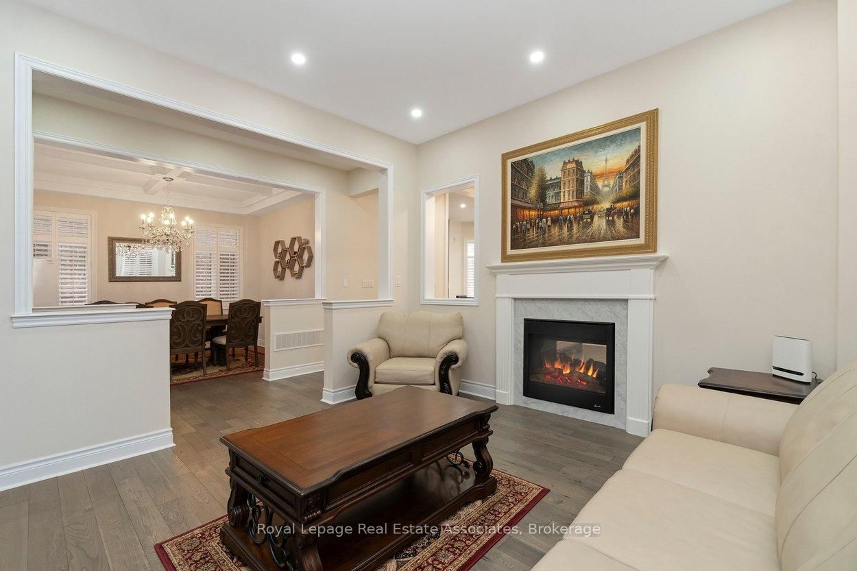 Detached House for sale at 212 Niagara Trail, Halton Hills, Ontario, L7G 0H9 - Georgetown - MLS: W12807296