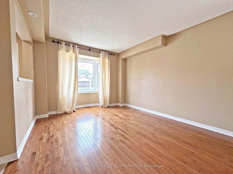 517 Ravenstone Cres, Mississauga, L5R 4A6 | Image 3