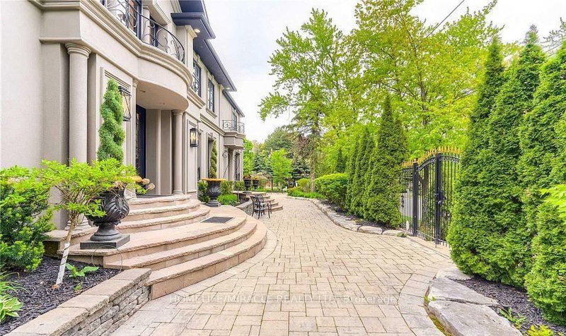 1540 Mississauga Rd, Mississauga, L5H 2K1 | Image 3