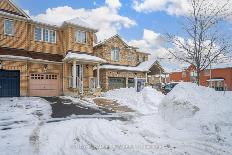 146 Crystalview Cres, Brampton, L6P 2R8 | Image 3