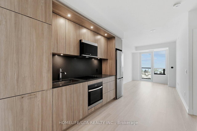 1709 - 60 Central Park Roadway