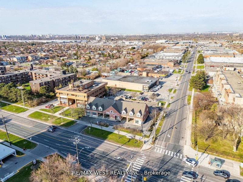 2800 Jane St, Toronto, M3N 2H9 | Image 3