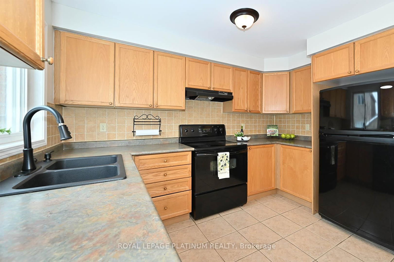 Detached House for sale at 21 Vista Green Crescent, Brampton, Ontario, L7A 2S3 - Fletcher's Meadow - MLS: W12808768