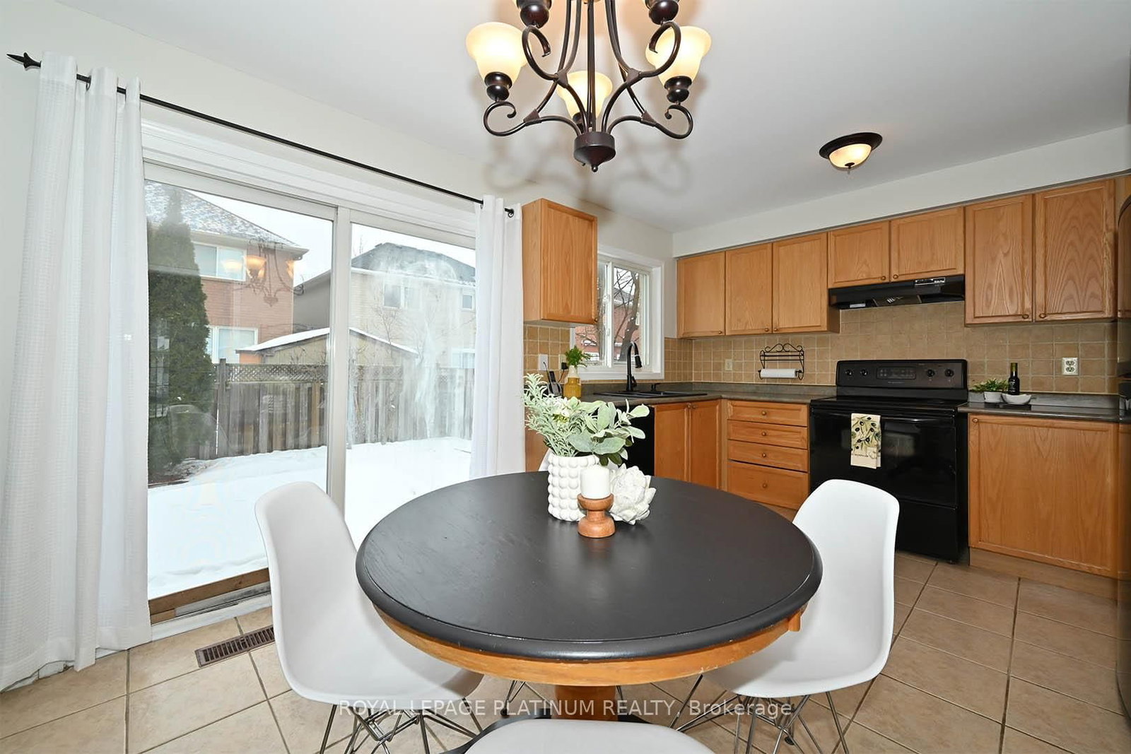 Detached House for sale at 21 Vista Green Crescent, Brampton, Ontario, L7A 2S3 - Fletcher's Meadow - MLS: W12808768