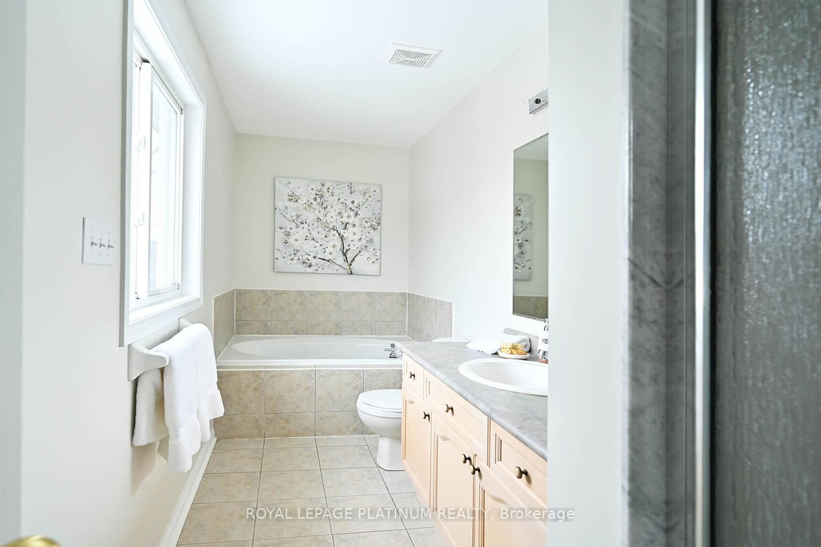 Detached House for sale at 21 Vista Green Crescent, Brampton, Ontario, L7A 2S3 - Fletcher's Meadow - MLS: W12808768