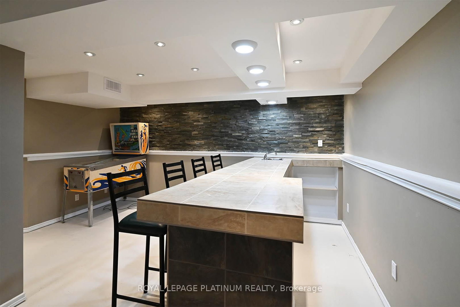 Detached House for sale at 21 Vista Green Crescent, Brampton, Ontario, L7A 2S3 - Fletcher's Meadow - MLS: W12808768