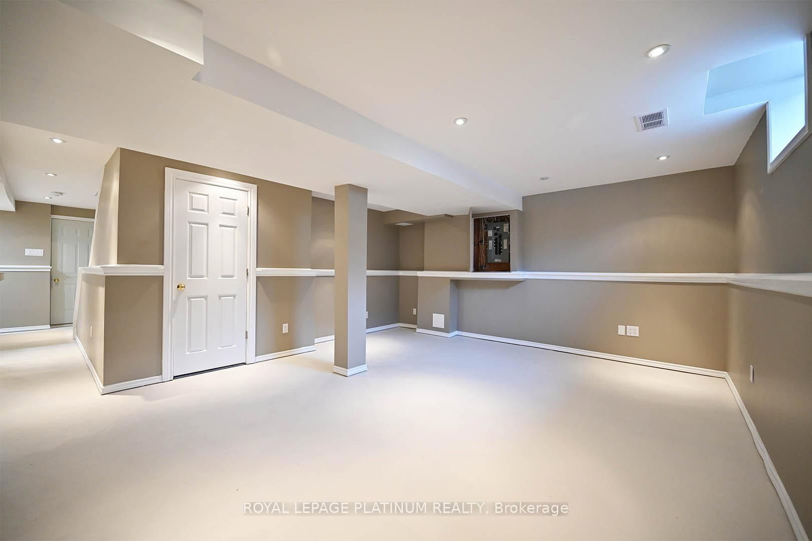 Detached House for sale at 21 Vista Green Crescent, Brampton, Ontario, L7A 2S3 - Fletcher's Meadow - MLS: W12808768