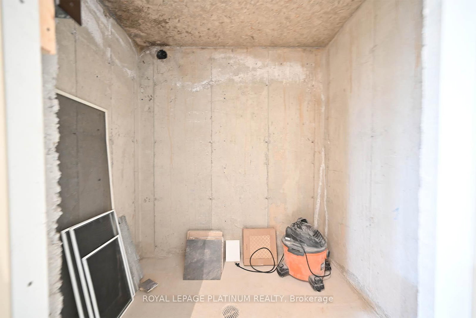 Detached House for sale at 21 Vista Green Crescent, Brampton, Ontario, L7A 2S3 - Fletcher's Meadow - MLS: W12808768