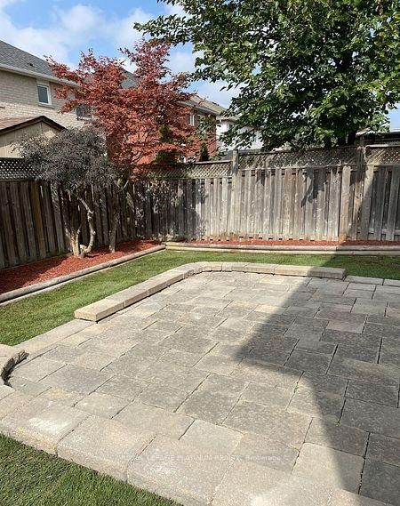 Detached House for sale at 21 Vista Green Crescent, Brampton, Ontario, L7A 2S3 - Fletcher's Meadow - MLS: W12808768