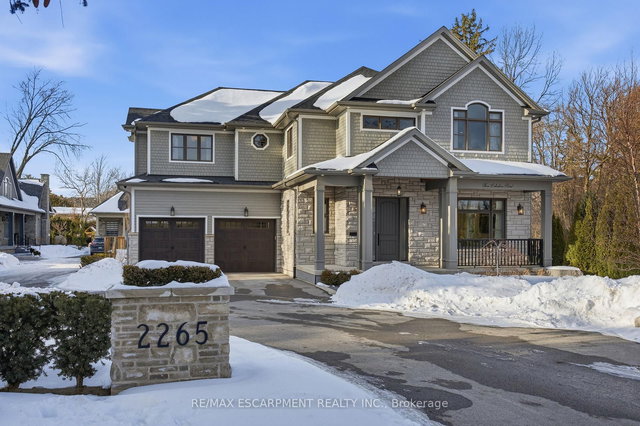 3 - 2265 LAKESHORE Road