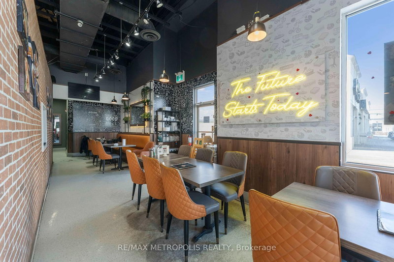 1465 Aerowood Dr, Mississauga, L4W 1C2 | Image 3