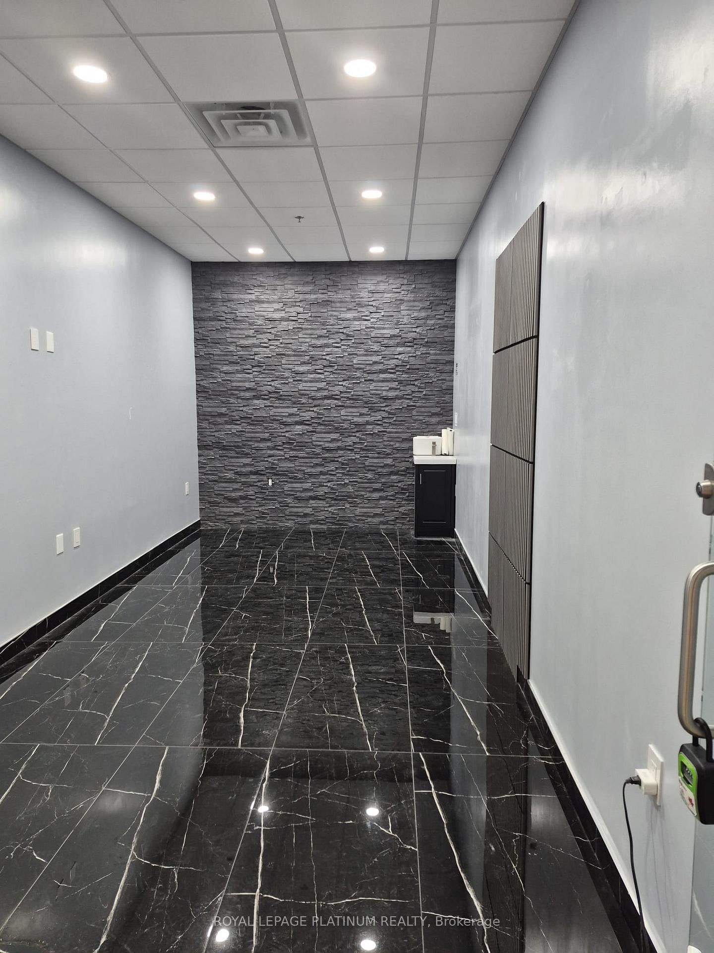 7215 Goreway Drive, Unit 1C29