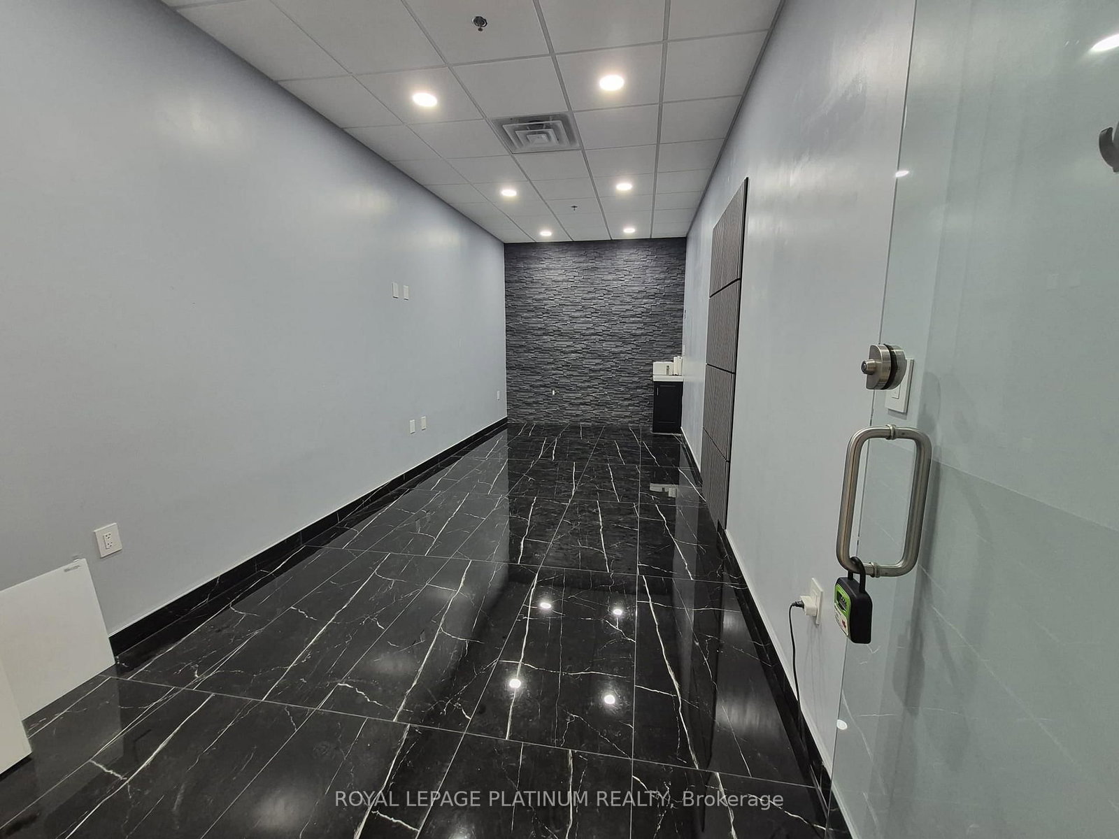 7215 Goreway Drive, Unit 1C29 - Photo 4