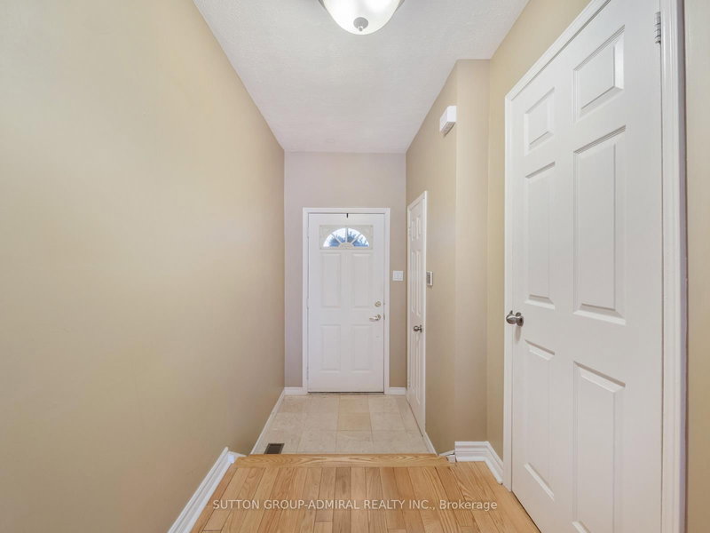 #60 - 385 The East Mall, Toronto, M9B 6J4 | Image 3