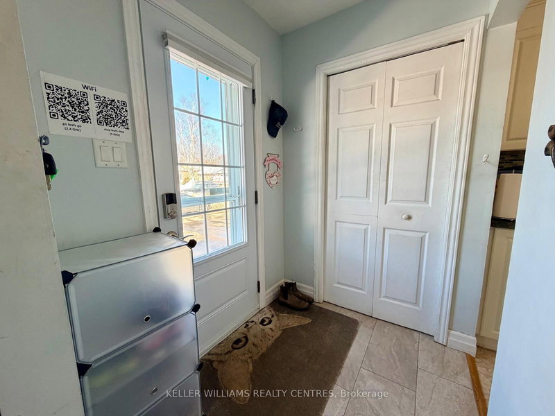 51 Manor Cres, Orangeville, L9W 3P2 | Image 3