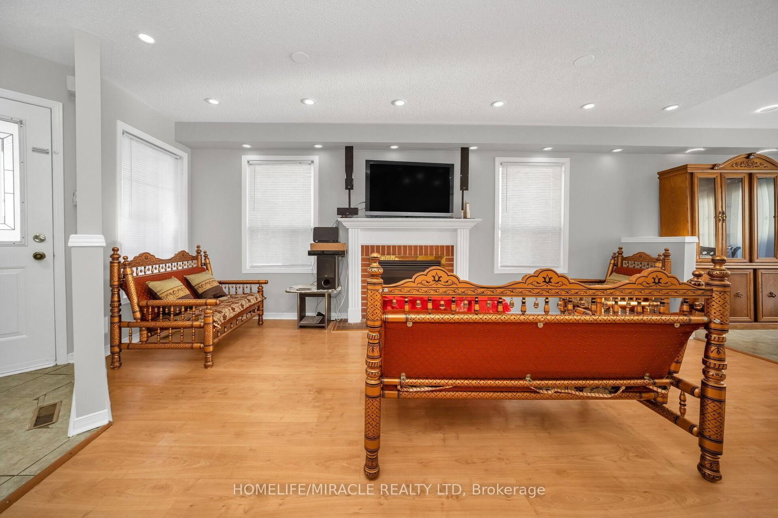 Semi-Detached House for sale at 133 Pressed Brick Drive, Brampton, Ontario, L6V 4K5 - Brampton North - MLS: W12809570