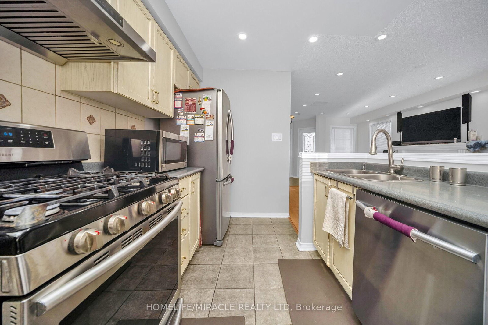 Semi-Detached House for sale at 133 Pressed Brick Drive, Brampton, Ontario, L6V 4K5 - Brampton North - MLS: W12809570