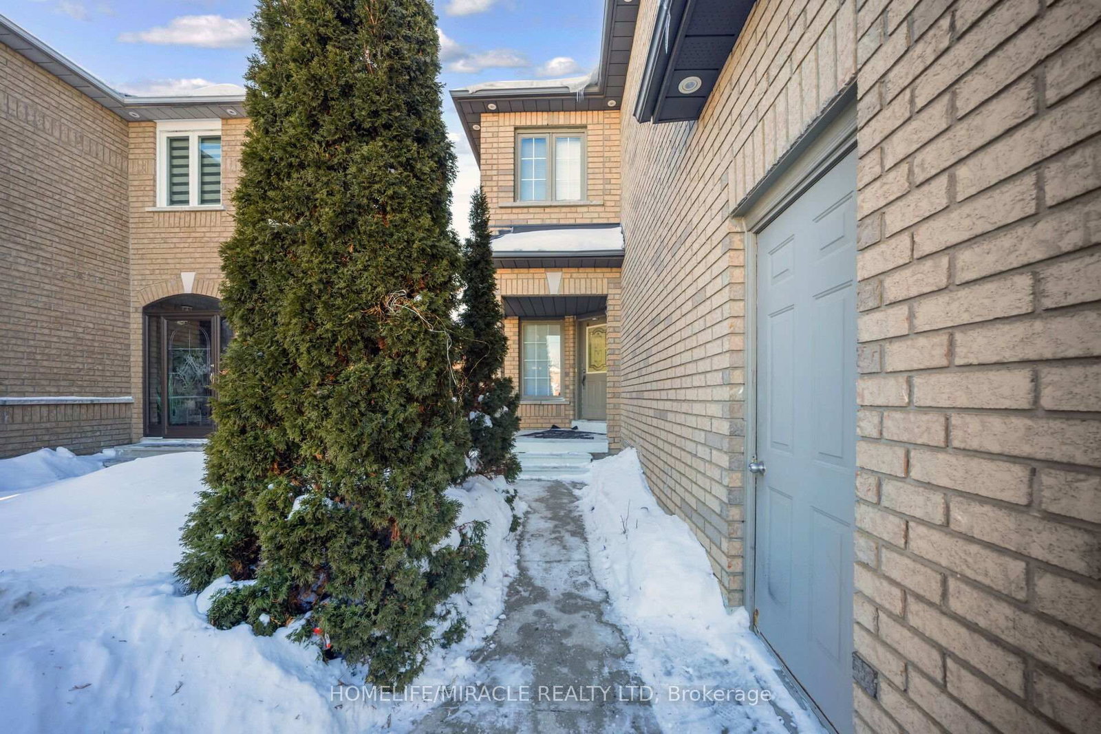 Semi-Detached House for sale at 133 Pressed Brick Drive, Brampton, Ontario, L6V 4K5 - Brampton North - MLS: W12809570