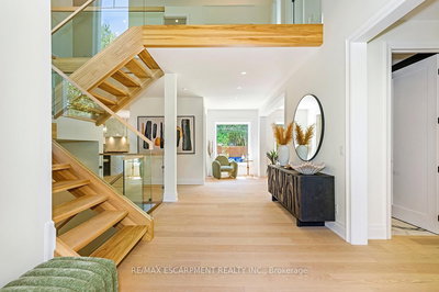 1618 Dogwood Trail, Mississauga, Ontario image-0-4