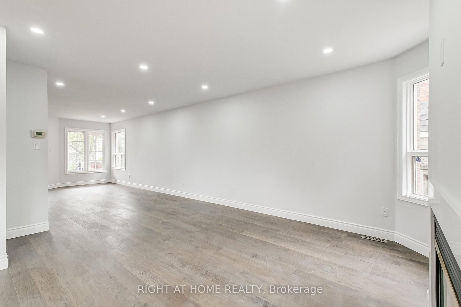 36 Mapleshade Drive W - Photo 17