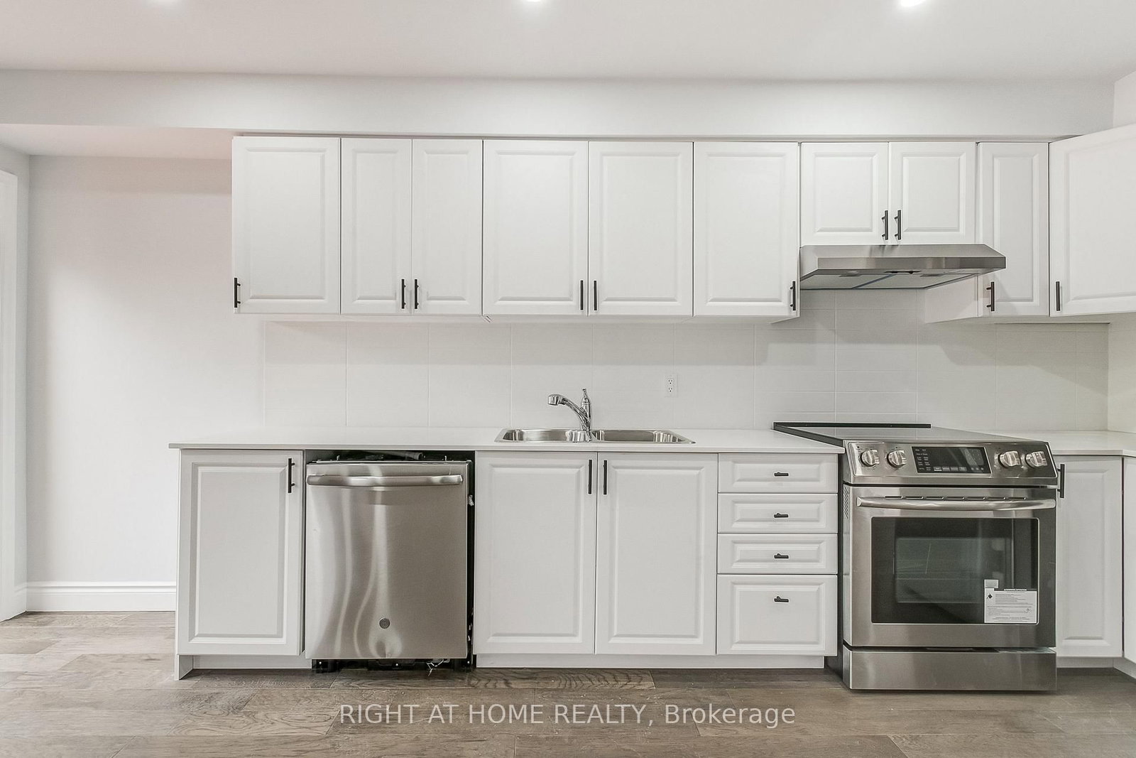 36 Mapleshade Drive W - Photo 21