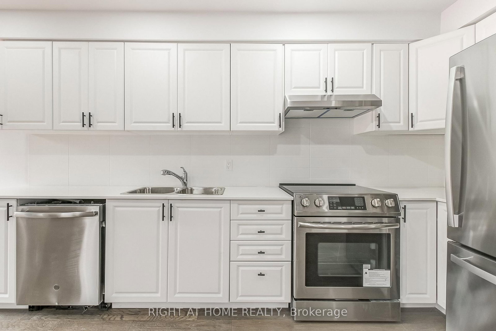 36 Mapleshade Drive W - Photo 23