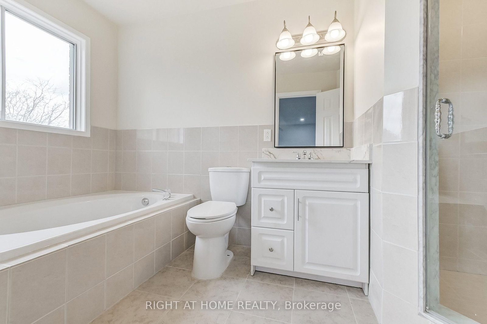 36 Mapleshade Drive W - Photo 33