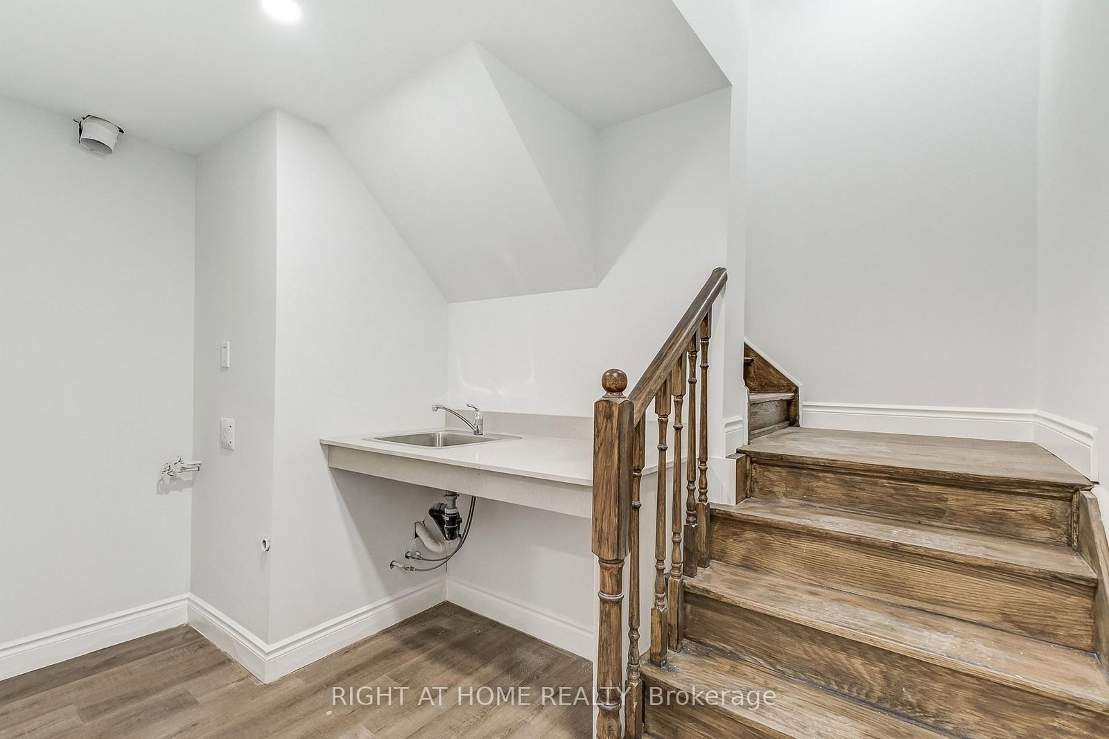 36 Mapleshade Drive W - Photo 34