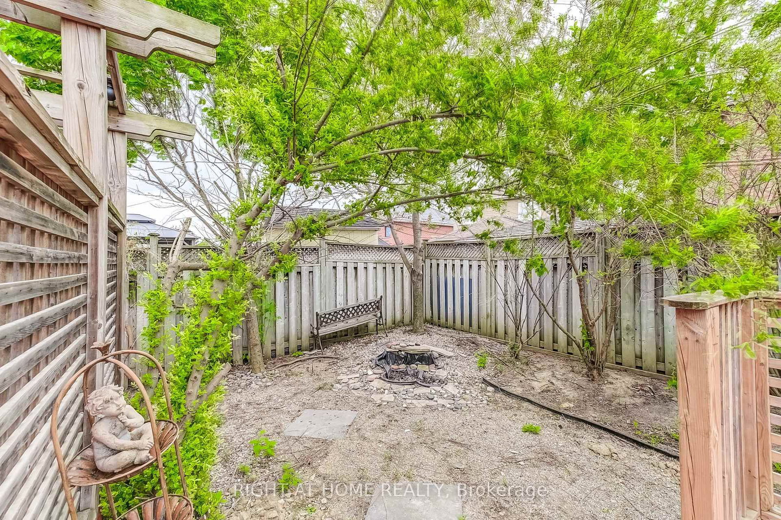 36 Mapleshade Drive W - Photo 40