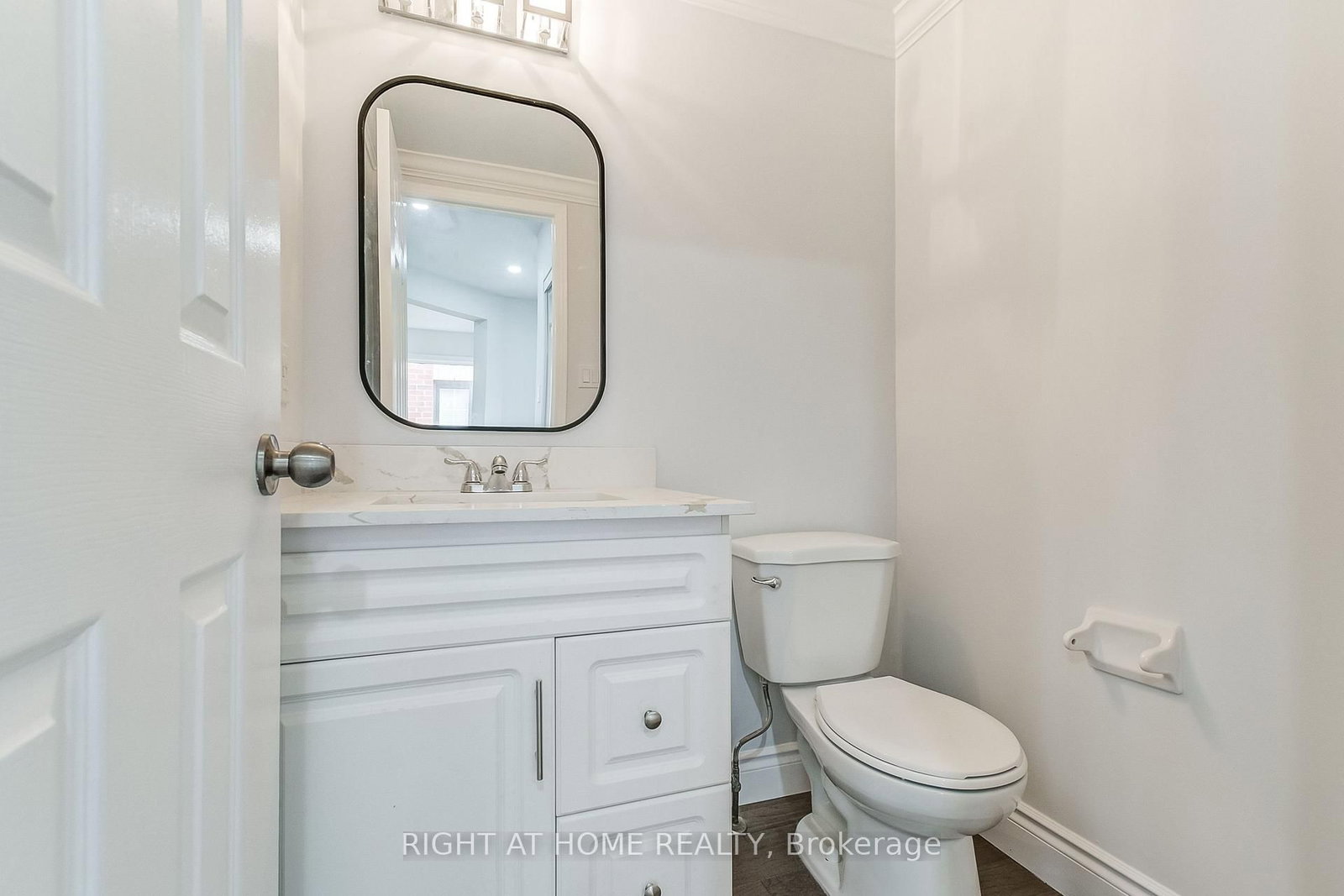 36 Mapleshade Drive W - Photo 6