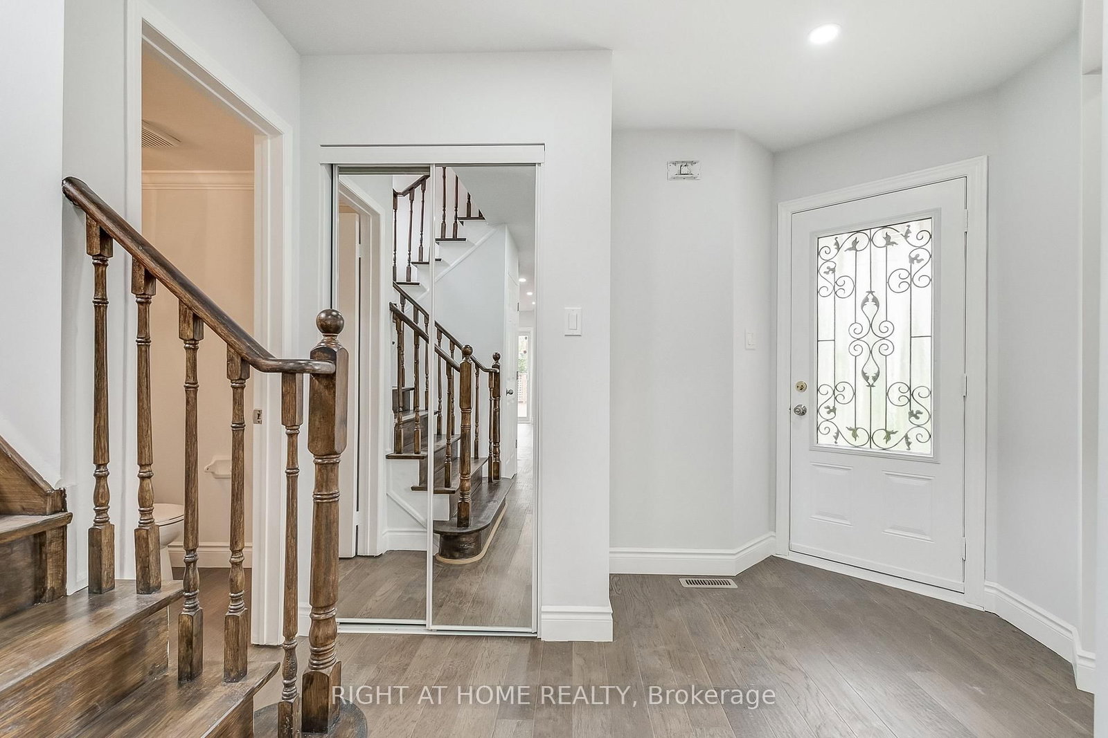 36 Mapleshade Drive W - Photo 7