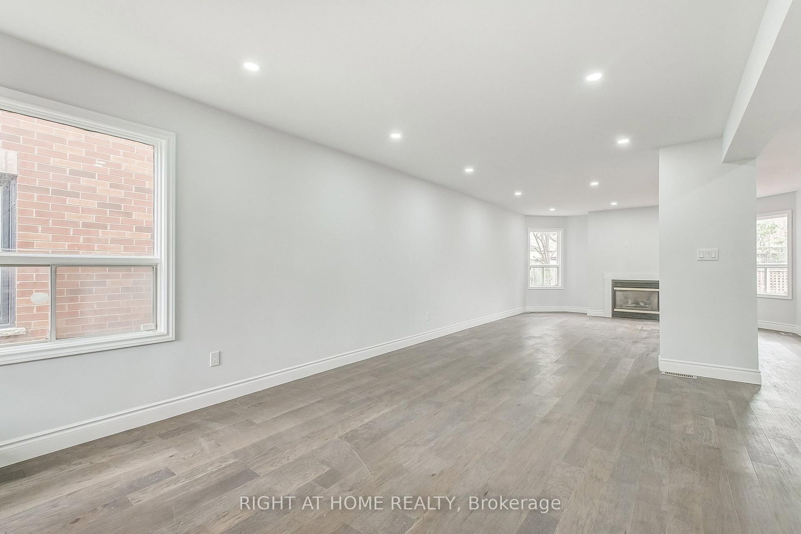 36 Mapleshade Drive W - Photo 9