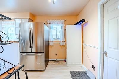 Detached House for sale at 70 Somerset Drive, Brampton, Ontario, L6Z 1C5 - Heart Lake West - MLS: W12809870