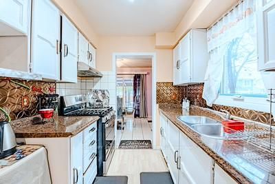 Detached House for sale at 70 Somerset Drive, Brampton, Ontario, L6Z 1C5 - Heart Lake West - MLS: W12809870