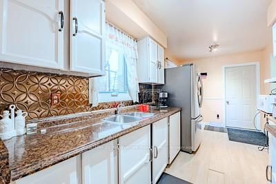 Detached House for sale at 70 Somerset Drive, Brampton, Ontario, L6Z 1C5 - Heart Lake West - MLS: W12809870