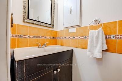 Detached House for sale at 70 Somerset Drive, Brampton, Ontario, L6Z 1C5 - Heart Lake West - MLS: W12809870