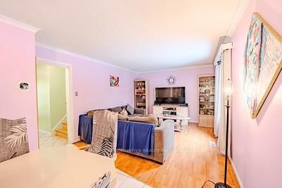 Detached House for sale at 70 Somerset Drive, Brampton, Ontario, L6Z 1C5 - Heart Lake West - MLS: W12809870